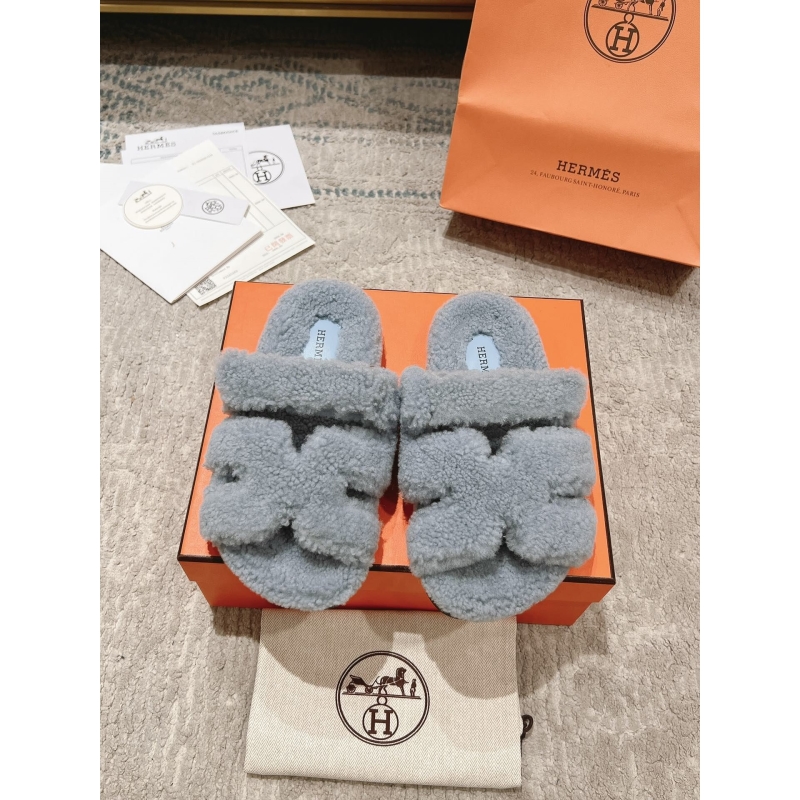 H**mes slippers